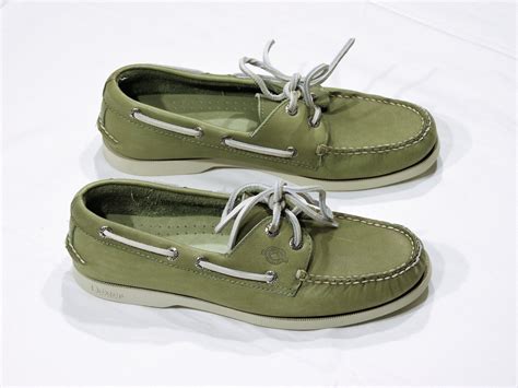 olive green women's dock shoes.